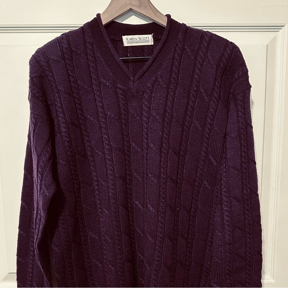 Vintage | Sweater | Karen Scott | Cable Knit V-Neck Sweater in Plum | Academic - Picture 3 of 10